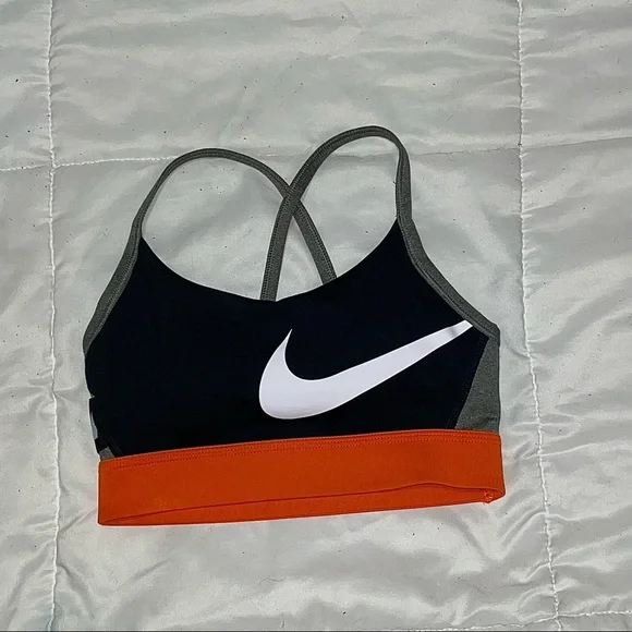 SOLD Nike Dri-Fit padded bra - Picture 3 of 4